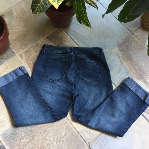 a.n.a. Cuffed-Hem Stretch Crop Jeans (like NEW) - Picture 11 of 11